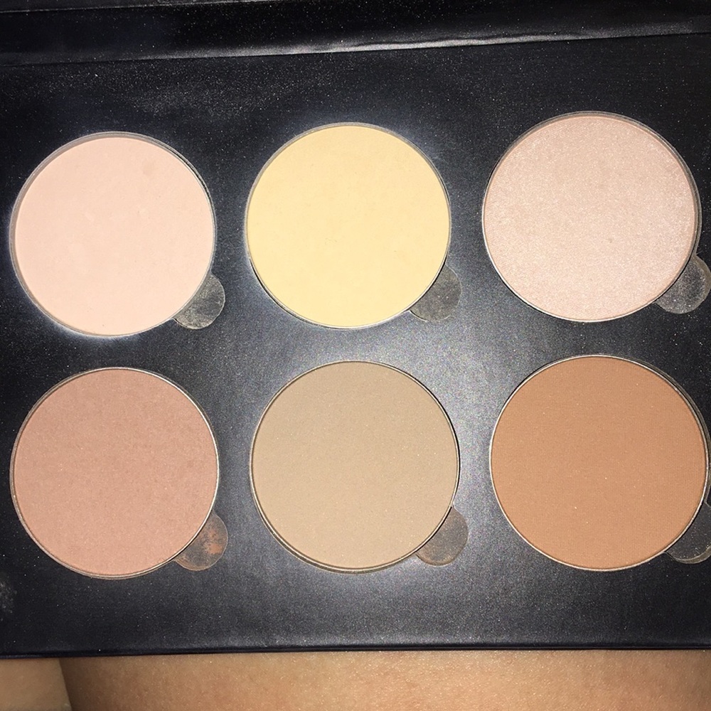 Anastasia Beverly Hills contour kit light to med